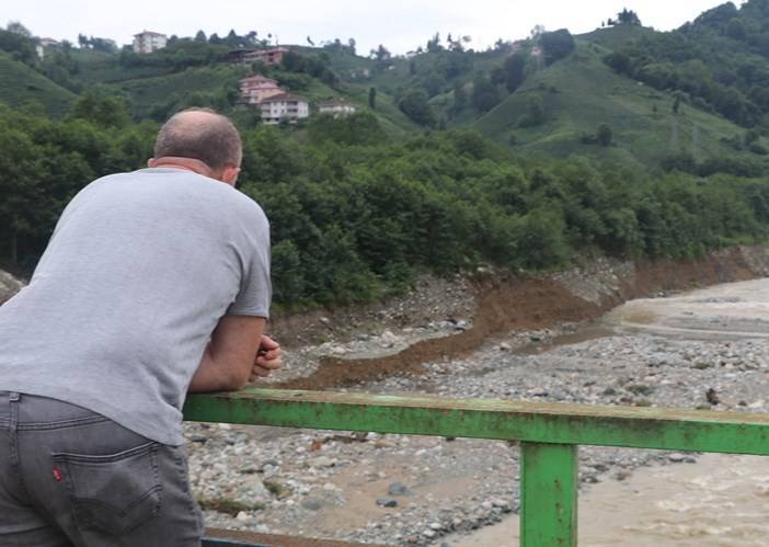 Rize'de iki köyü bağlayan köprü çöktü! vatandaşlardan önemli iddia! 7